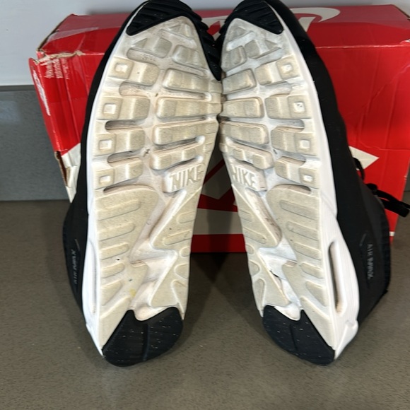 Nike Air Max90 Ultra Essential - Picture 7 of 9